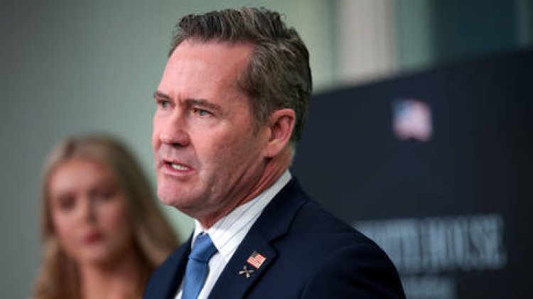 Waltz Confesses to Including Journalist in Yemen Bombing Discussion