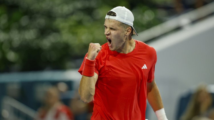 Czech Teen Jakub Mensik Defeats Novak Djokovic in Miami Open Final