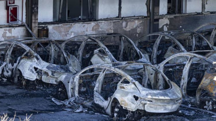 Musk Criticizes 'Terrorist' Attack on Tesla Store in Italy
