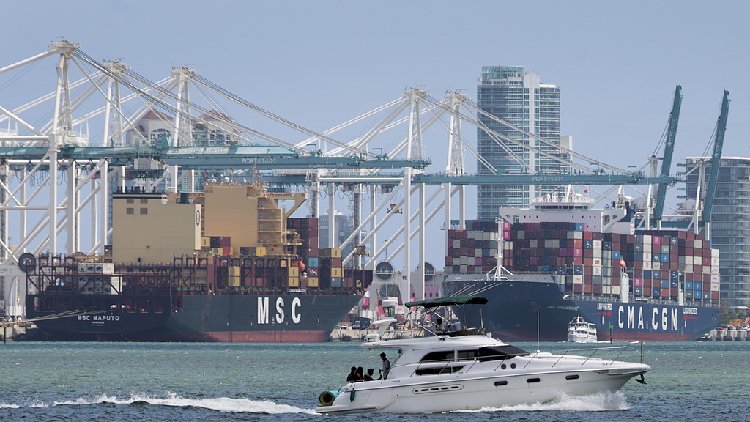 U.S. expert criticizes Trump's tariff strategy as a significant economic mistake