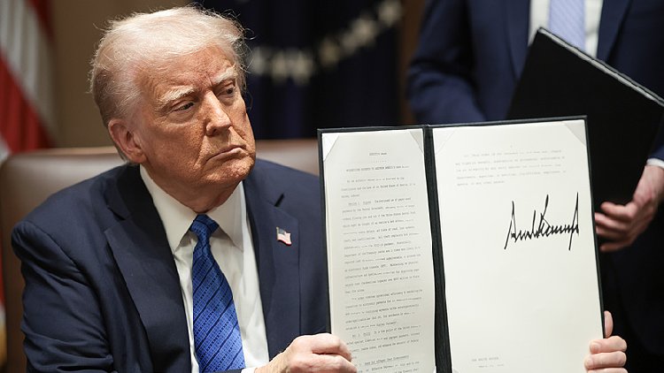 Expert Claims Trump's Tariffs Will Spark Inflation and Recession