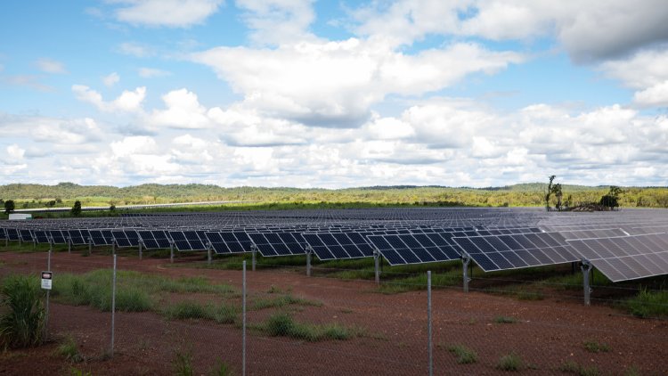 Australian scientists achieve breakthrough in eco-friendly solar cell technology