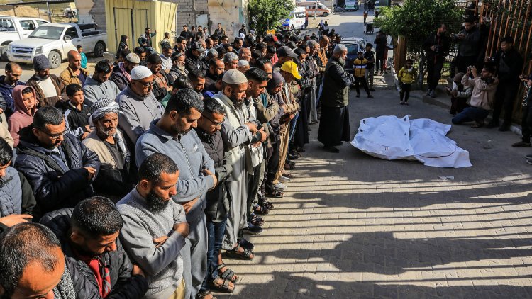 Israeli defense minister declares that Gaza will not receive humanitarian aid
