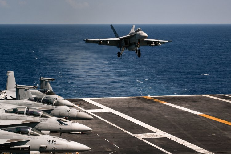 US fighter jet plunges into sea while dodging Houthi attack